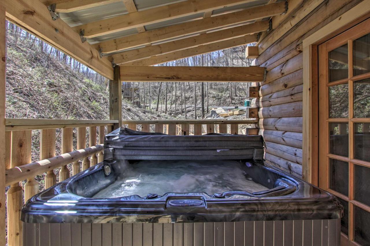 The Phoenix Cabin With Hot Tub In Gatlinburg! ภายนอก รูปภาพ