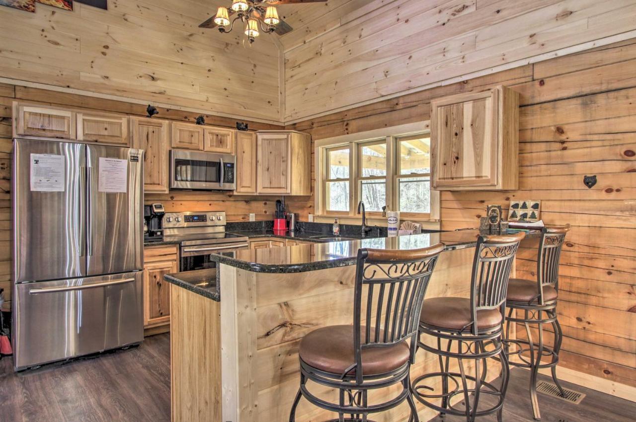 The Phoenix Cabin With Hot Tub In Gatlinburg! ภายนอก รูปภาพ