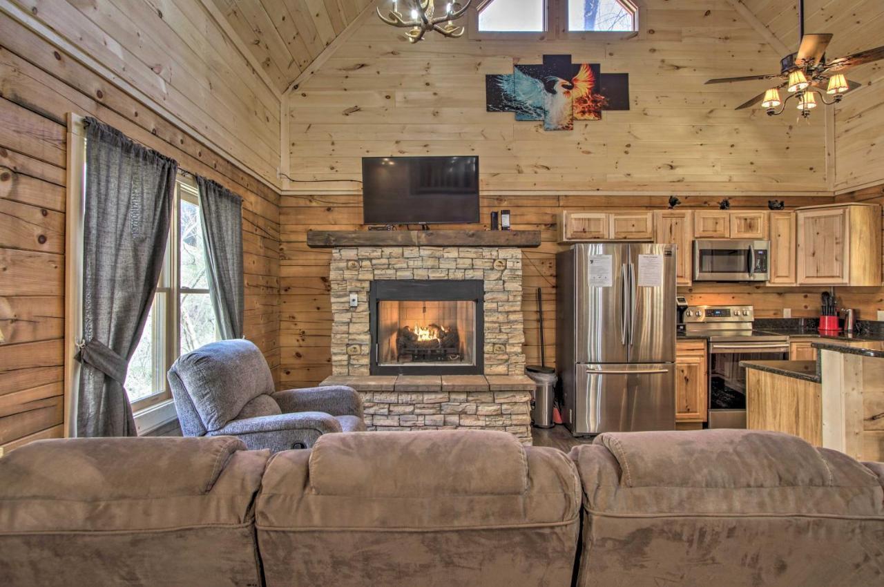 The Phoenix Cabin With Hot Tub In Gatlinburg! ภายนอก รูปภาพ