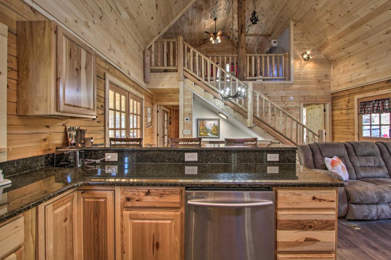 The Phoenix Cabin With Hot Tub In Gatlinburg! ภายนอก รูปภาพ