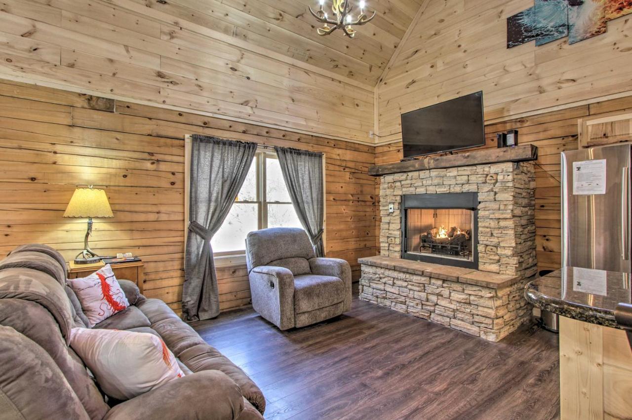 The Phoenix Cabin With Hot Tub In Gatlinburg! ภายนอก รูปภาพ