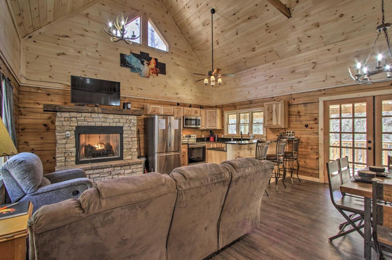The Phoenix Cabin With Hot Tub In Gatlinburg! ภายนอก รูปภาพ