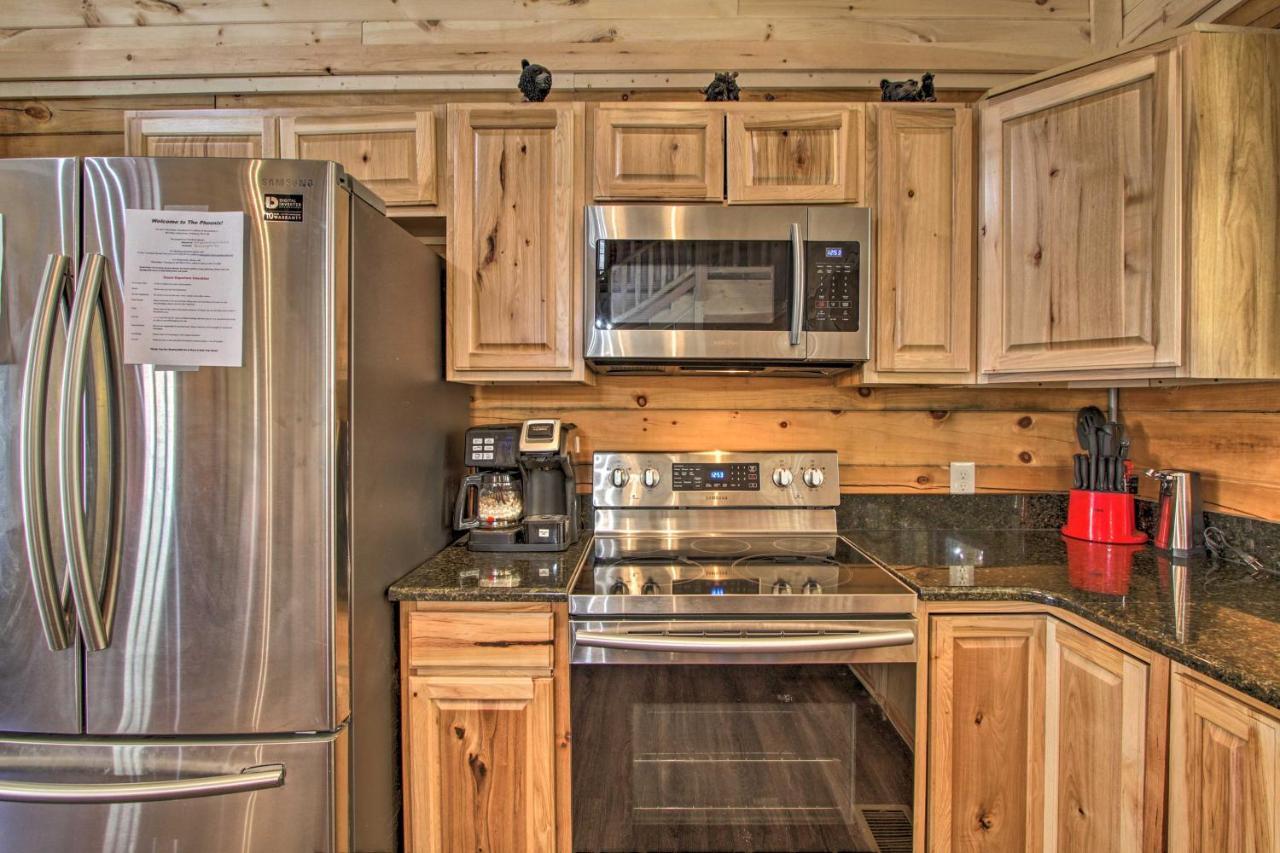 The Phoenix Cabin With Hot Tub In Gatlinburg! ภายนอก รูปภาพ