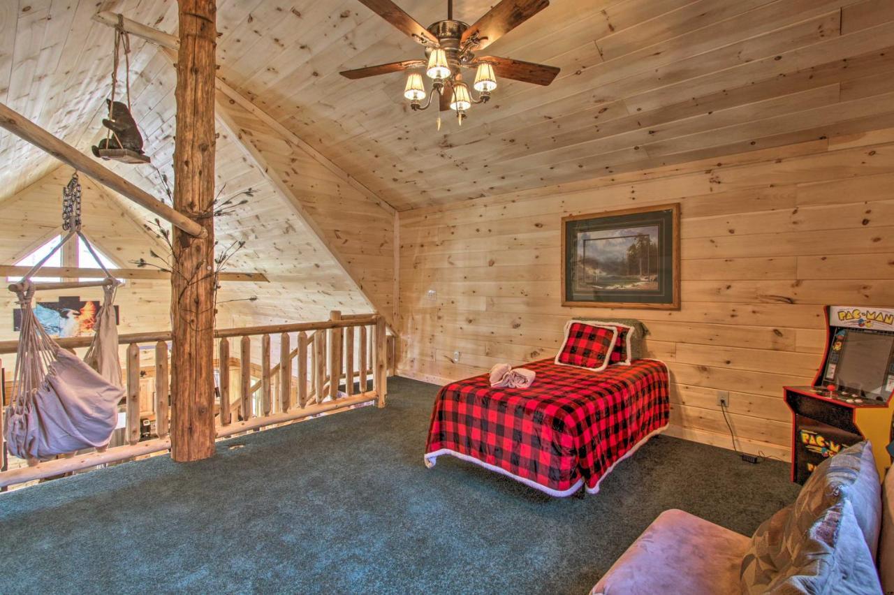 The Phoenix Cabin With Hot Tub In Gatlinburg! ภายนอก รูปภาพ