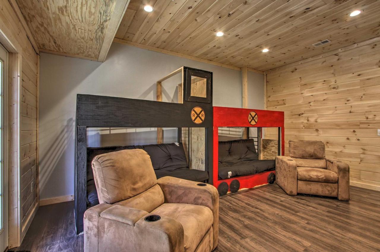 The Phoenix Cabin With Hot Tub In Gatlinburg! ภายนอก รูปภาพ