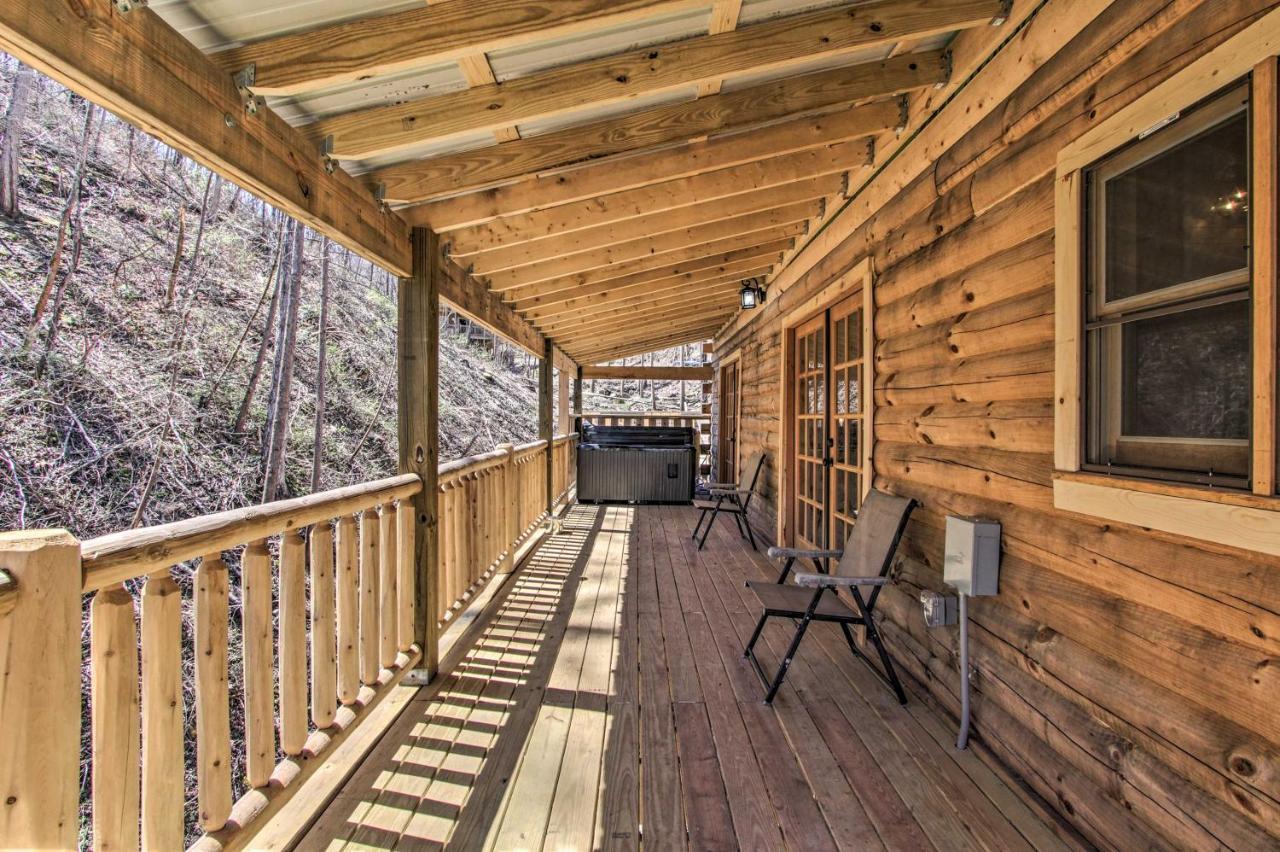 The Phoenix Cabin With Hot Tub In Gatlinburg! ภายนอก รูปภาพ